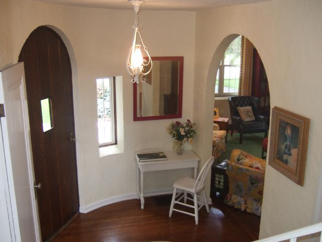 2642 York Road Upper Arlington, OH 43221 - Photo 9 of 15