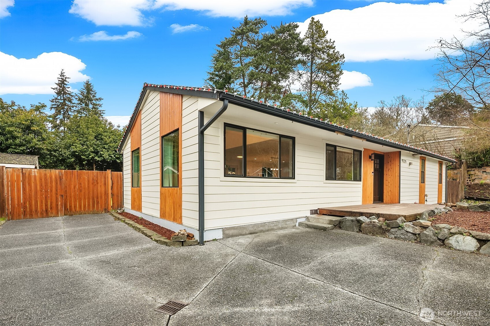 9221 224th Street Southwest Edmonds, WA 98020 - Photo 2 of 21 Gallery Image 2