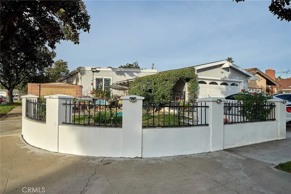 $1,050,000 | 2513 West Mall Place, Anaheim, CA 92804