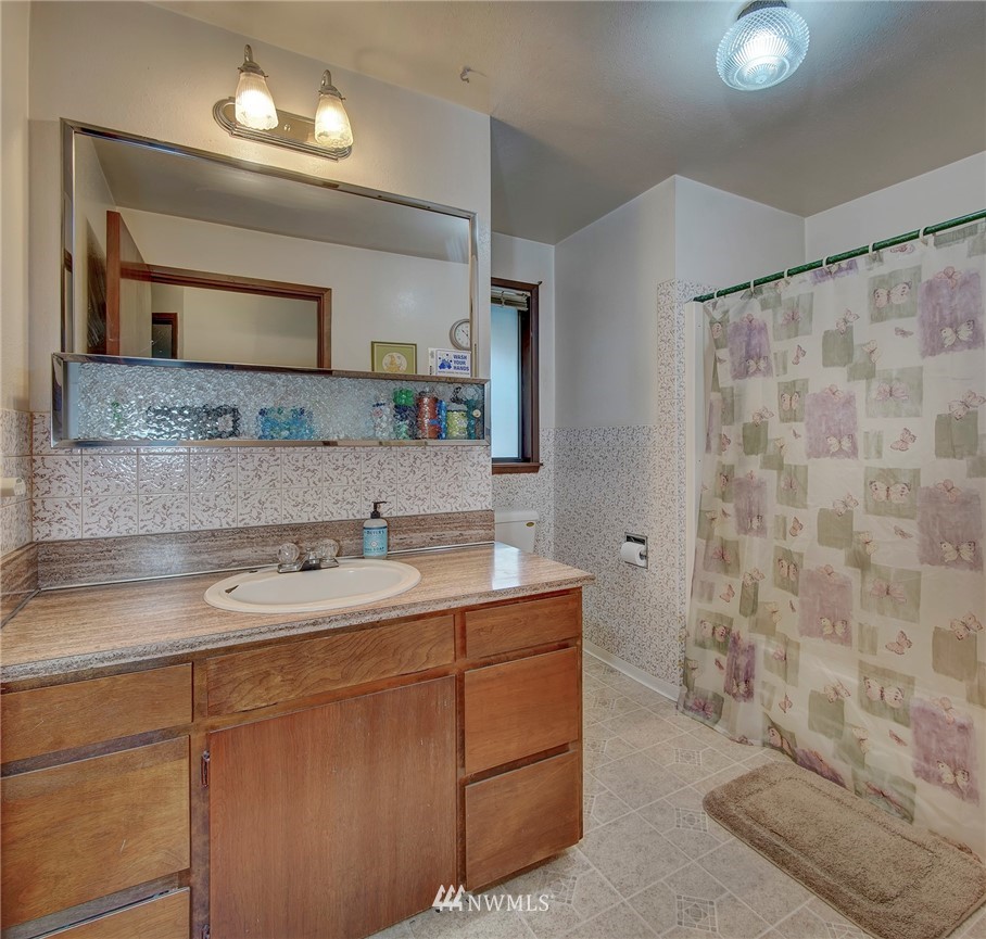 3245 Locker Road Southeast Port Orchard, WA 98366 - Photo 14 of 30 Gallery Image 14