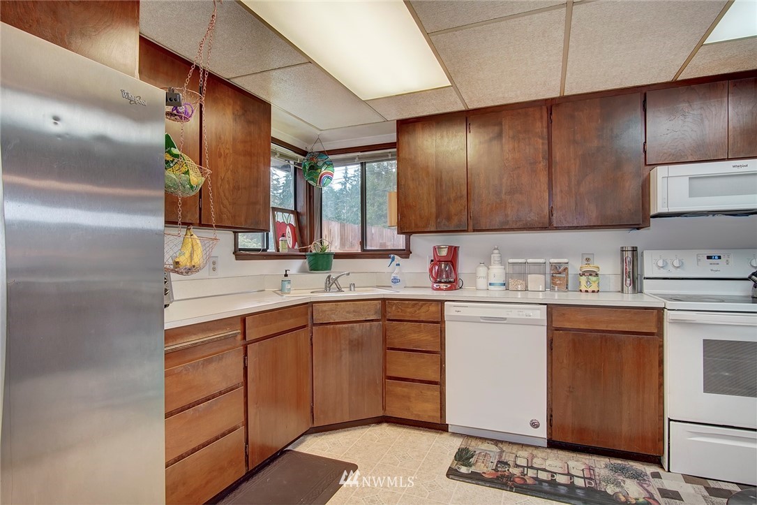 3245 Locker Road Southeast Port Orchard, WA 98366 - Photo 3 of 30 Gallery Image 3