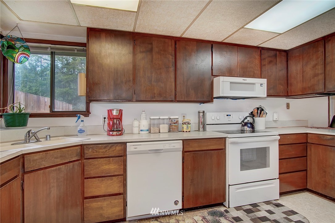 3245 Locker Road Southeast Port Orchard, WA 98366 - Photo 4 of 30 Gallery Image 4