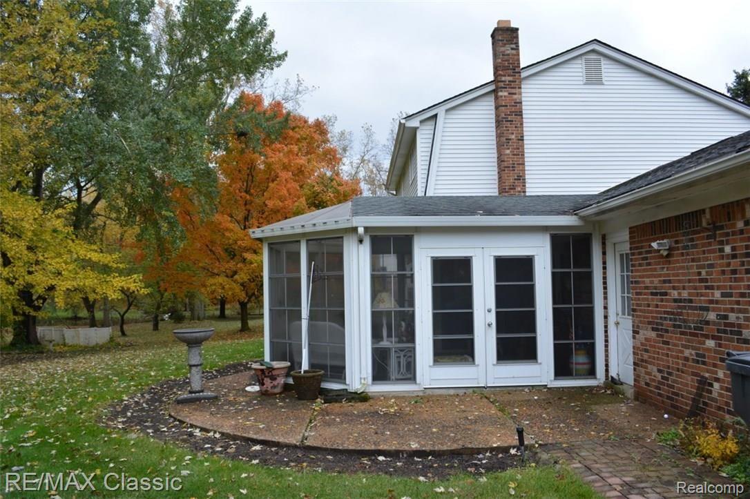 22258 Taft Road Northville, MI 48167 - Photo 4 of 22 Ext 9.jpg