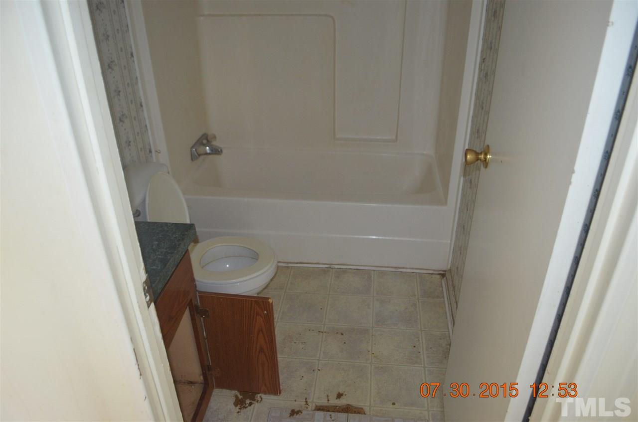579 Walter Bowen Road Henderson, NC 27537 - Photo 4 of 6 Gallery Image 4