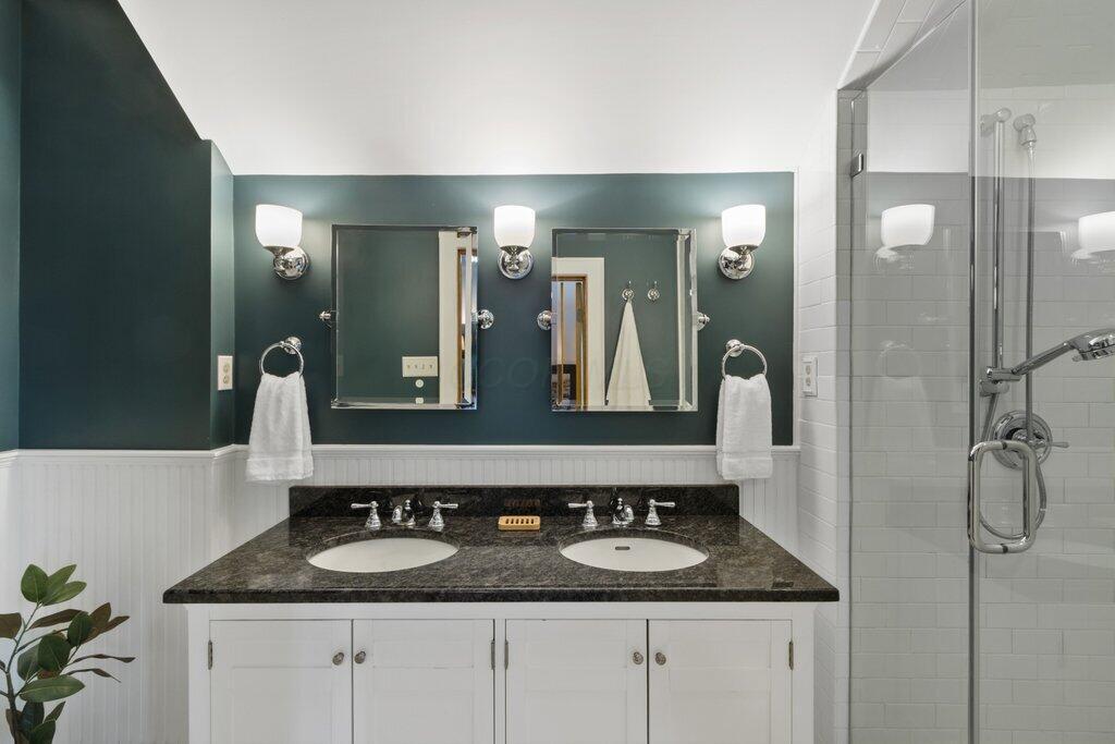 235 Acton Road Columbus, OH 43214 - Photo 34 of 50 Primary Ensuite