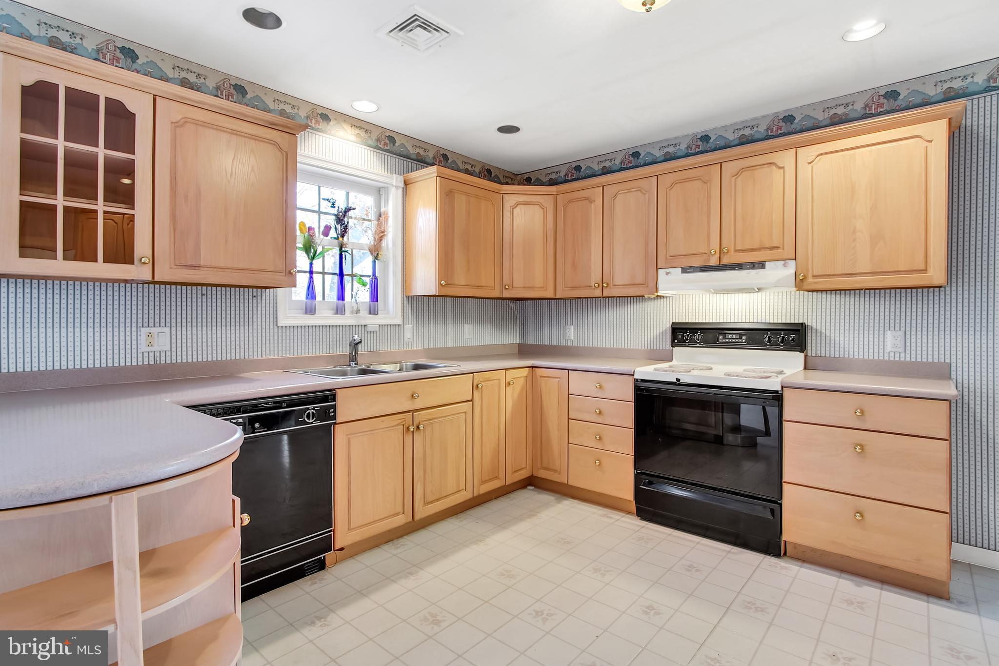 95 5 Point Road Robesonia, PA 19551 - Photo 8 of 36 Gallery Image 8