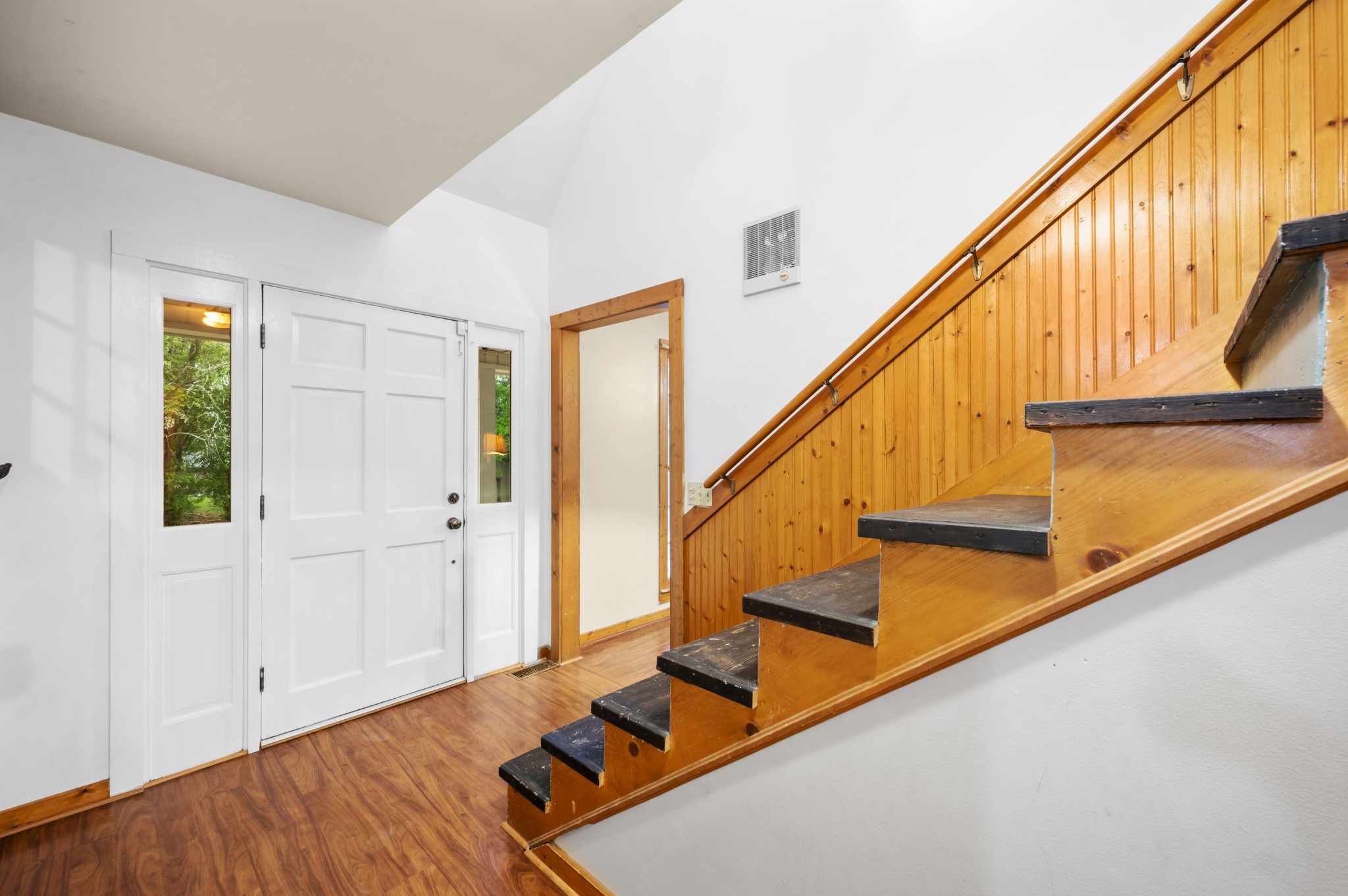 105 Flower Lane Paris, TN 38242 - Photo 25 of 25 a view of an entryway