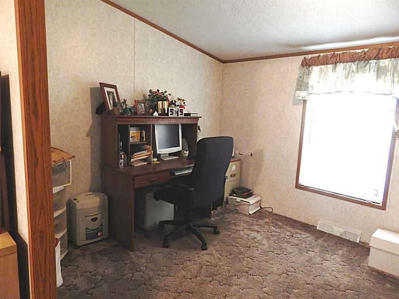 301 Murray Hill Road Tarentum, PA 15084 - Photo 14 of 20 Den.