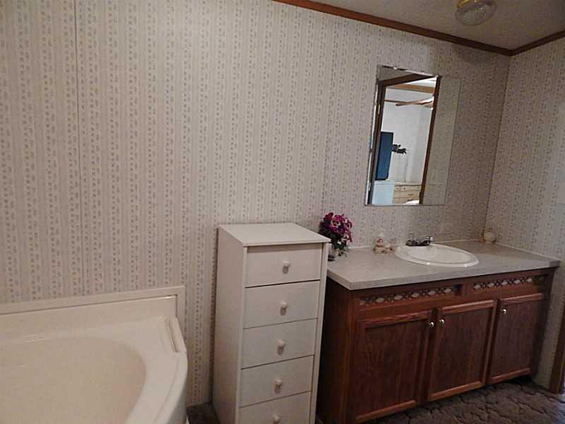 301 Murray Hill Road Tarentum, PA 15084 - Photo 15 of 20 Master Bath/Spa.