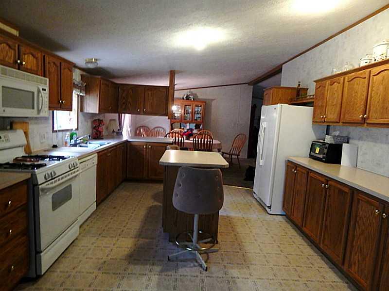 301 Murray Hill Road Tarentum, PA 15084 - Photo 6 of 20 Kitchen.