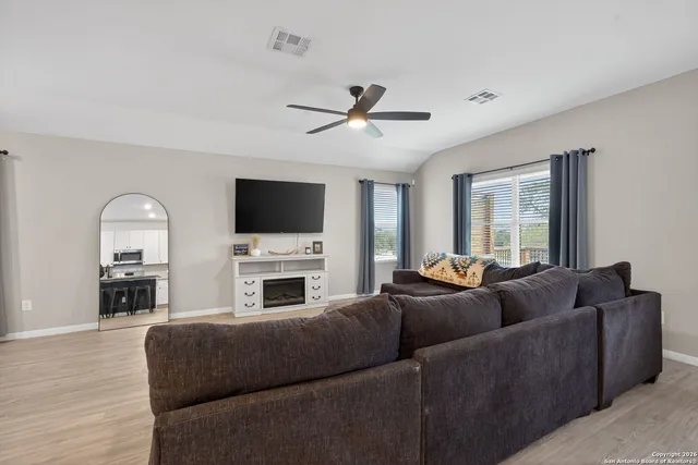 $2,450 | 5877 Companion Loop, Bulverde, TX 78163