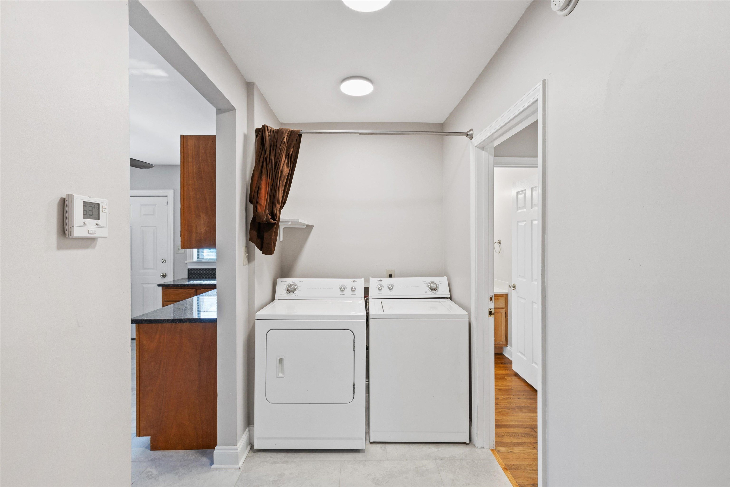 1011 Philadelphia Street Memphis, TN 38104 - Photo 17 of 26 a utility room with dryer and washer