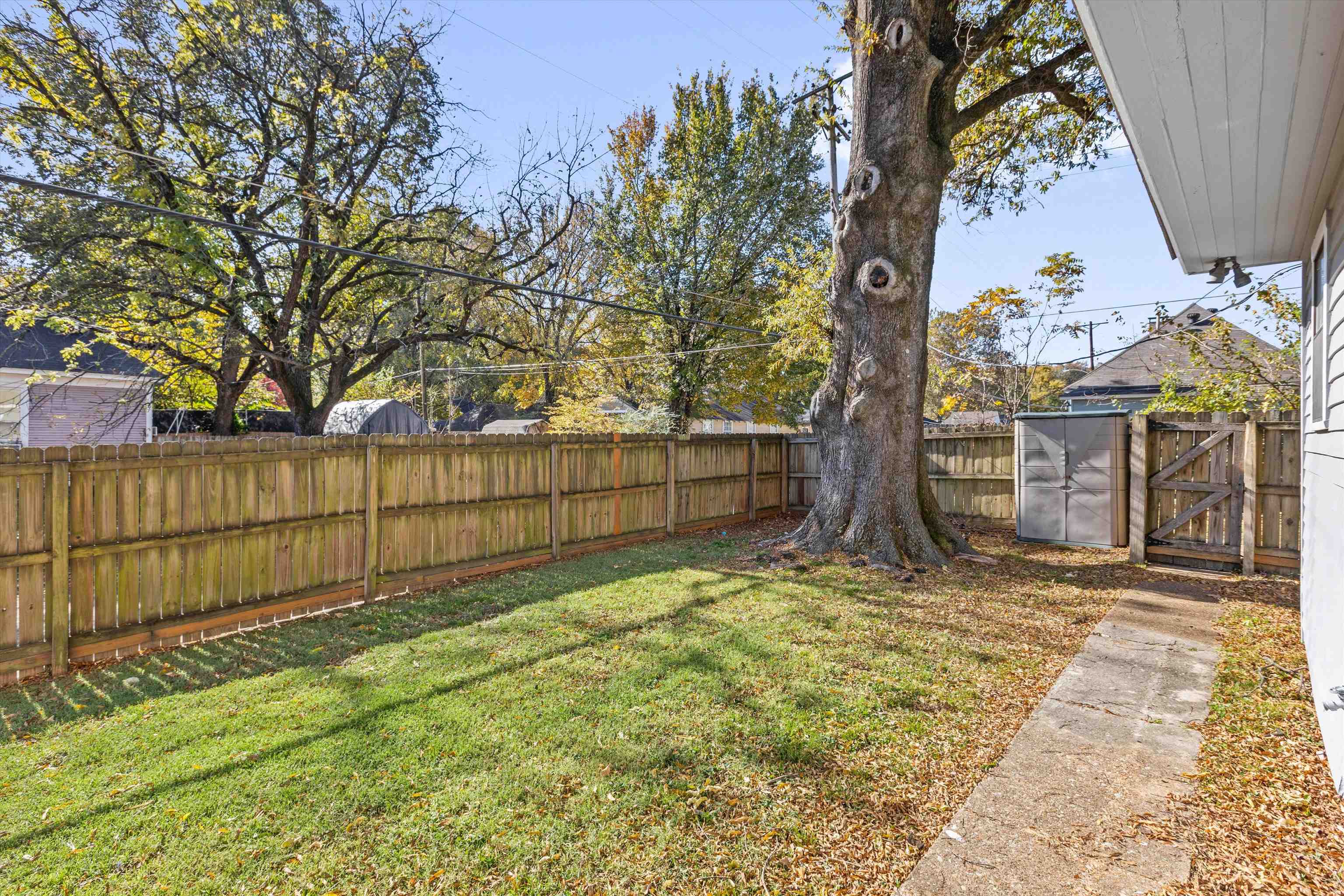 1011 Philadelphia Street Memphis, TN 38104 - Photo 23 of 26 a view of a backyard