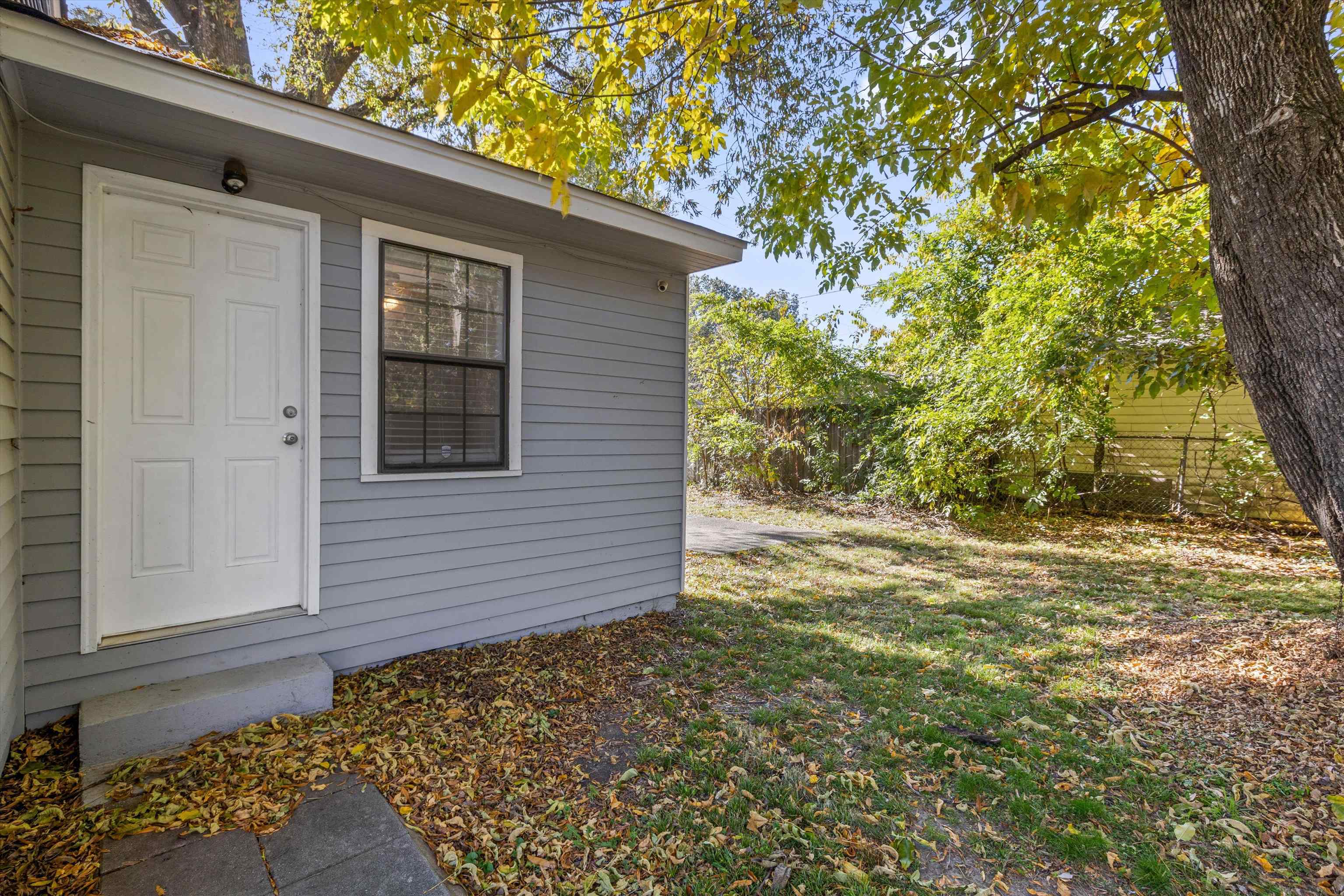 1011 Philadelphia Street Memphis, TN 38104 - Photo 25 of 26 a view of a house with a yard