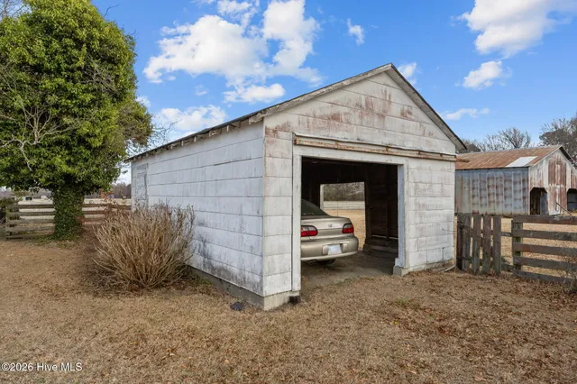 $374,500 | 24052 Highway 32, Plymouth, NC 27962