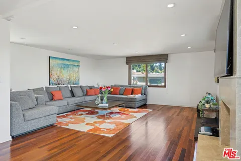 $3,155,000 | 2340 Jupiter Drive, Los Angeles, CA 90046