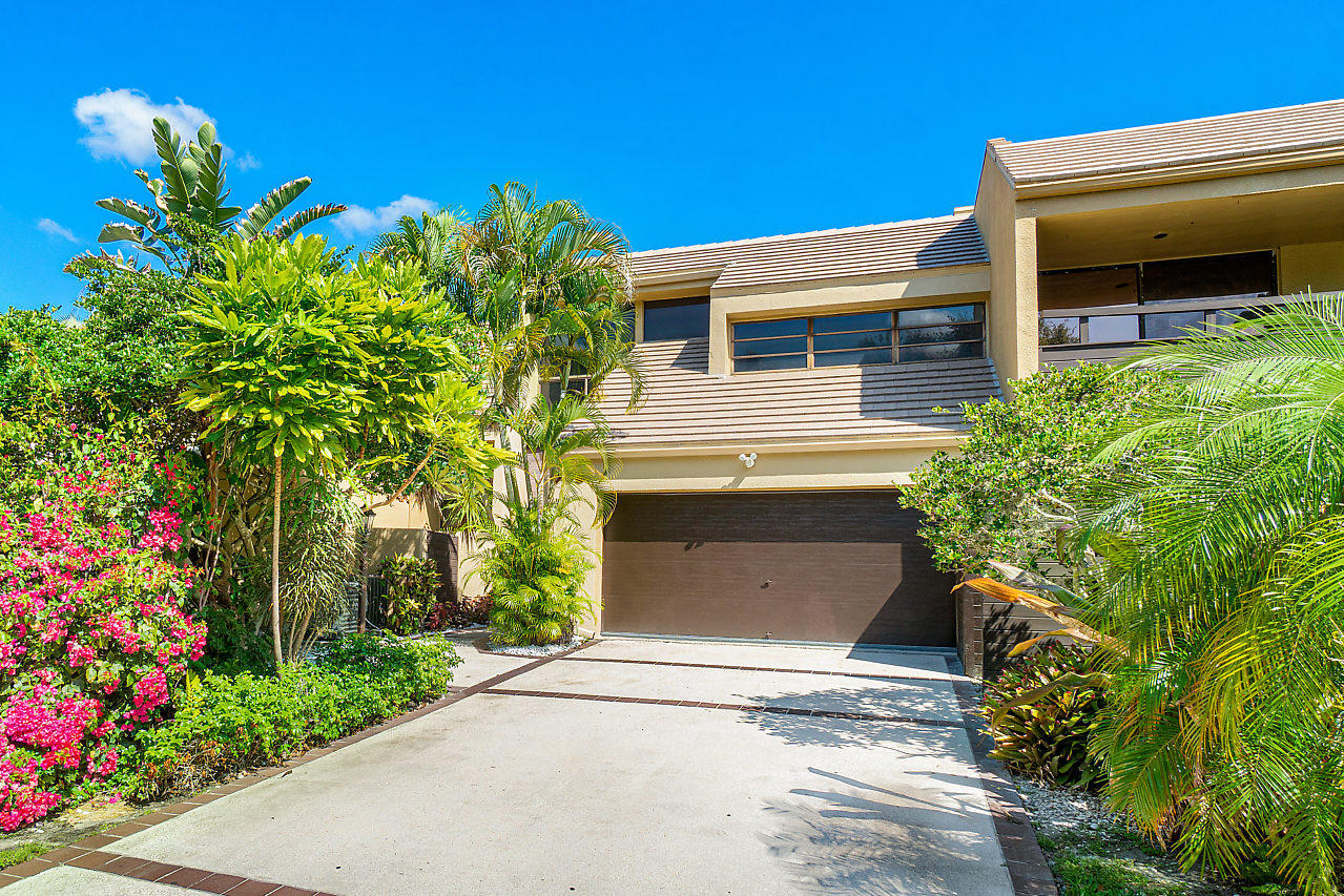 709 St Albans Drive Boca Raton, FL 33486 - Photo 3 of 32 001-709SaintAlbansDr-BocaRaton-FL-small
