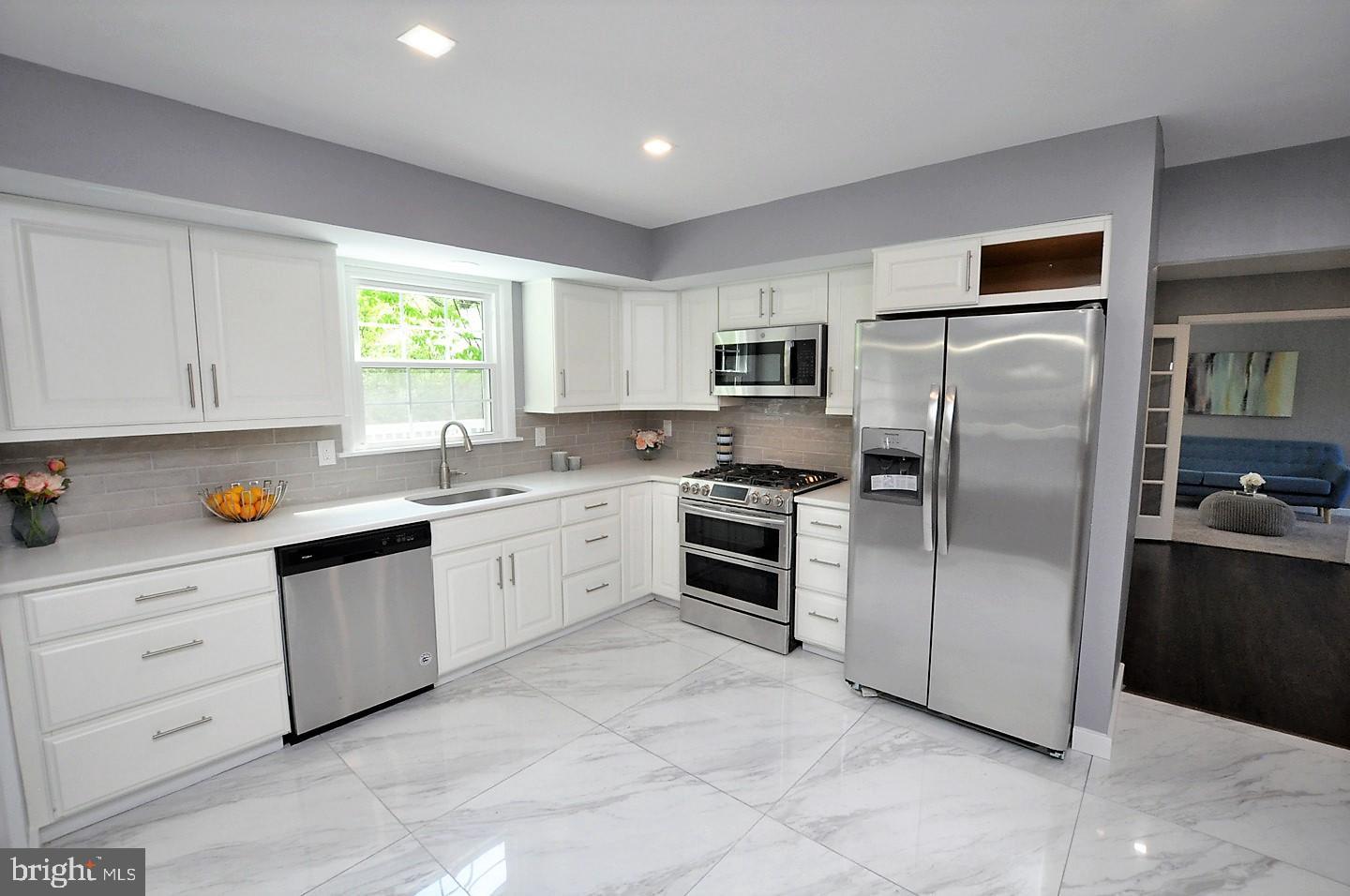 1006 Wayne Road Cherry Hill, NJ 08002 - Photo 4 of 29