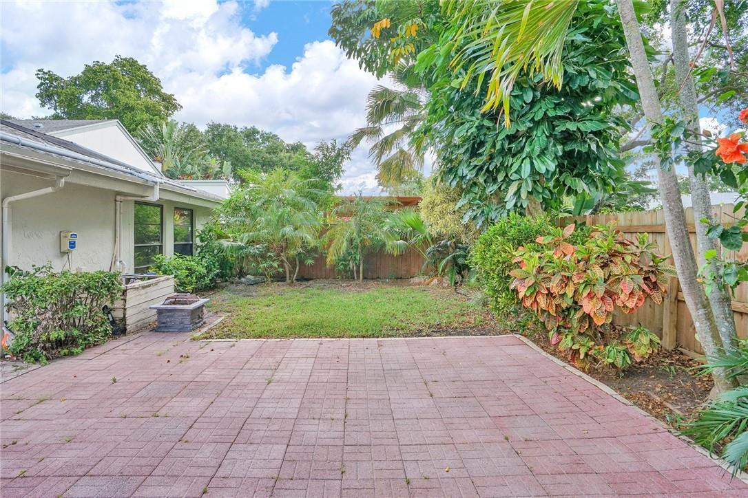 137 Greens Road Hollywood, FL 33021 - Photo 21 of 28 Photo 21