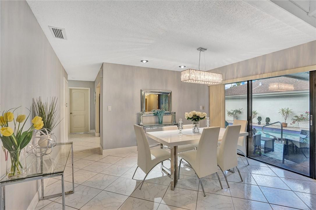 137 Greens Road Hollywood, FL 33021 - Photo 5 of 28 Dining area...