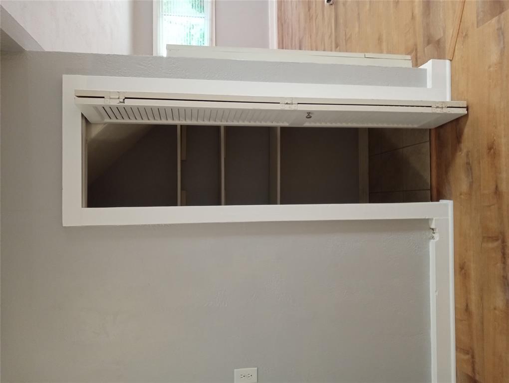 4500 Avenue D, Unit B Austin, TX 78751 - Photo 8 of 16 View of closet