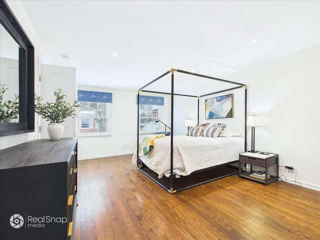 $749,000 | 339 Greenleaf Avenue, Unit D, Wilmette, IL 60091