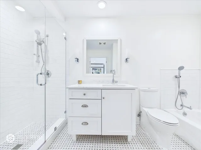 $749,000 | 339 Greenleaf Avenue, Unit D, Wilmette, IL 60091