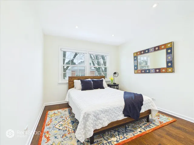 $749,000 | 339 Greenleaf Avenue, Unit D, Wilmette, IL 60091