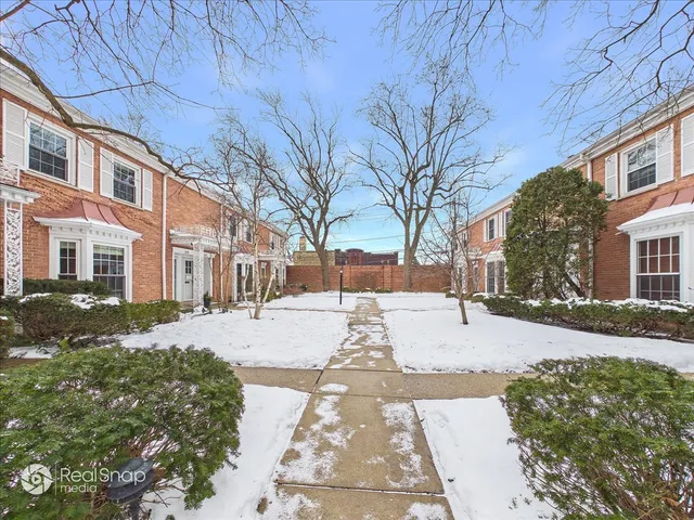 $749,000 | 339 Greenleaf Avenue, Unit D, Wilmette, IL 60091