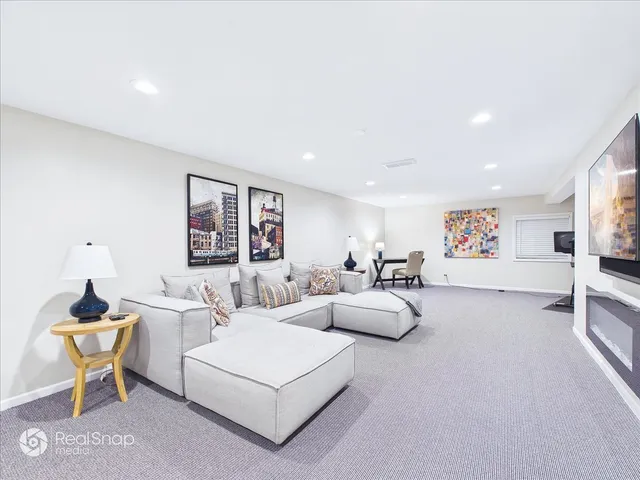 $749,000 | 339 Greenleaf Avenue, Unit D, Wilmette, IL 60091