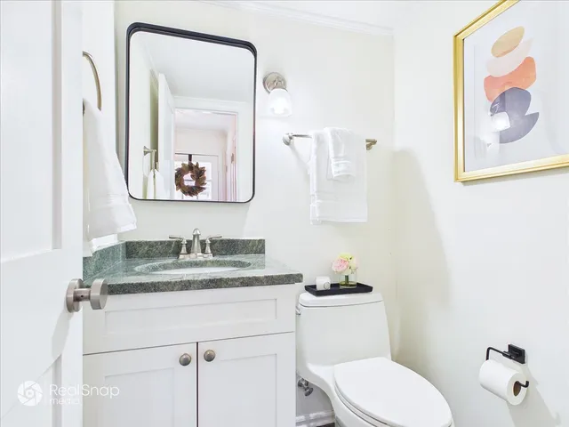 $749,000 | 339 Greenleaf Avenue, Unit D, Wilmette, IL 60091