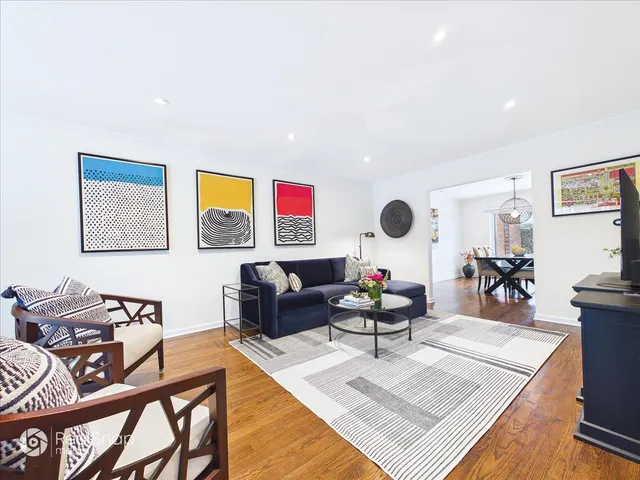 $749,000 | 339 Greenleaf Avenue, Unit D, Wilmette, IL 60091