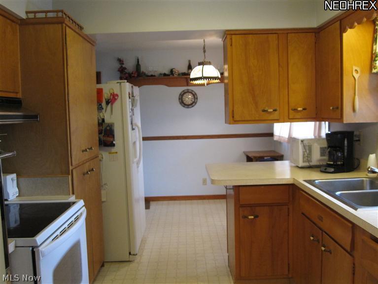 15499 Diagonal Road Lagrange, OH 44050 - Photo 8 of 22 Kitchen with Dinette Area.