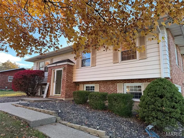 $310,000 | 17 D Ville Place, Hannibal, MO 63401