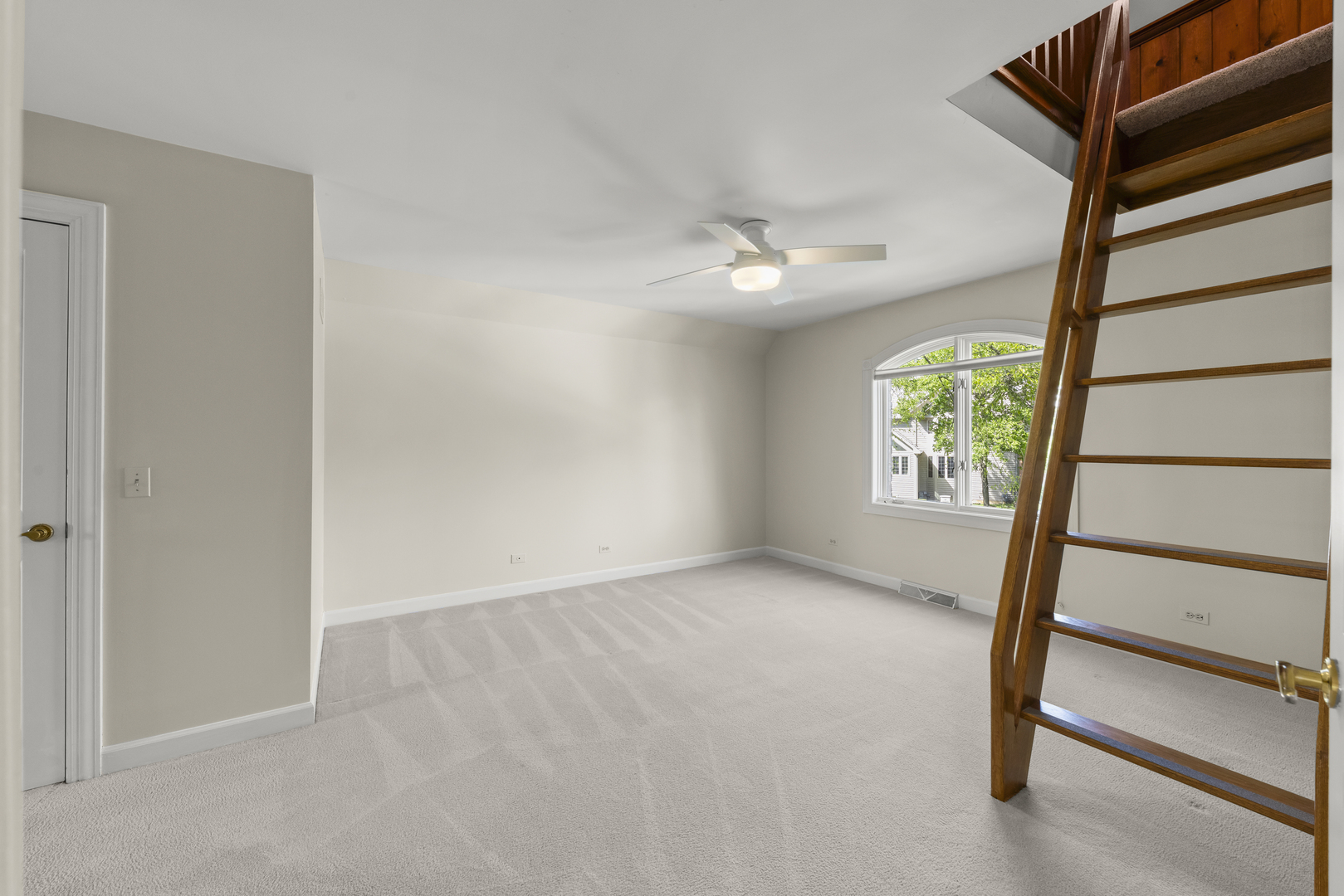 1S151 Winfield Road Wheaton, IL 60189 - Photo 36 of 73 an empty room with windows