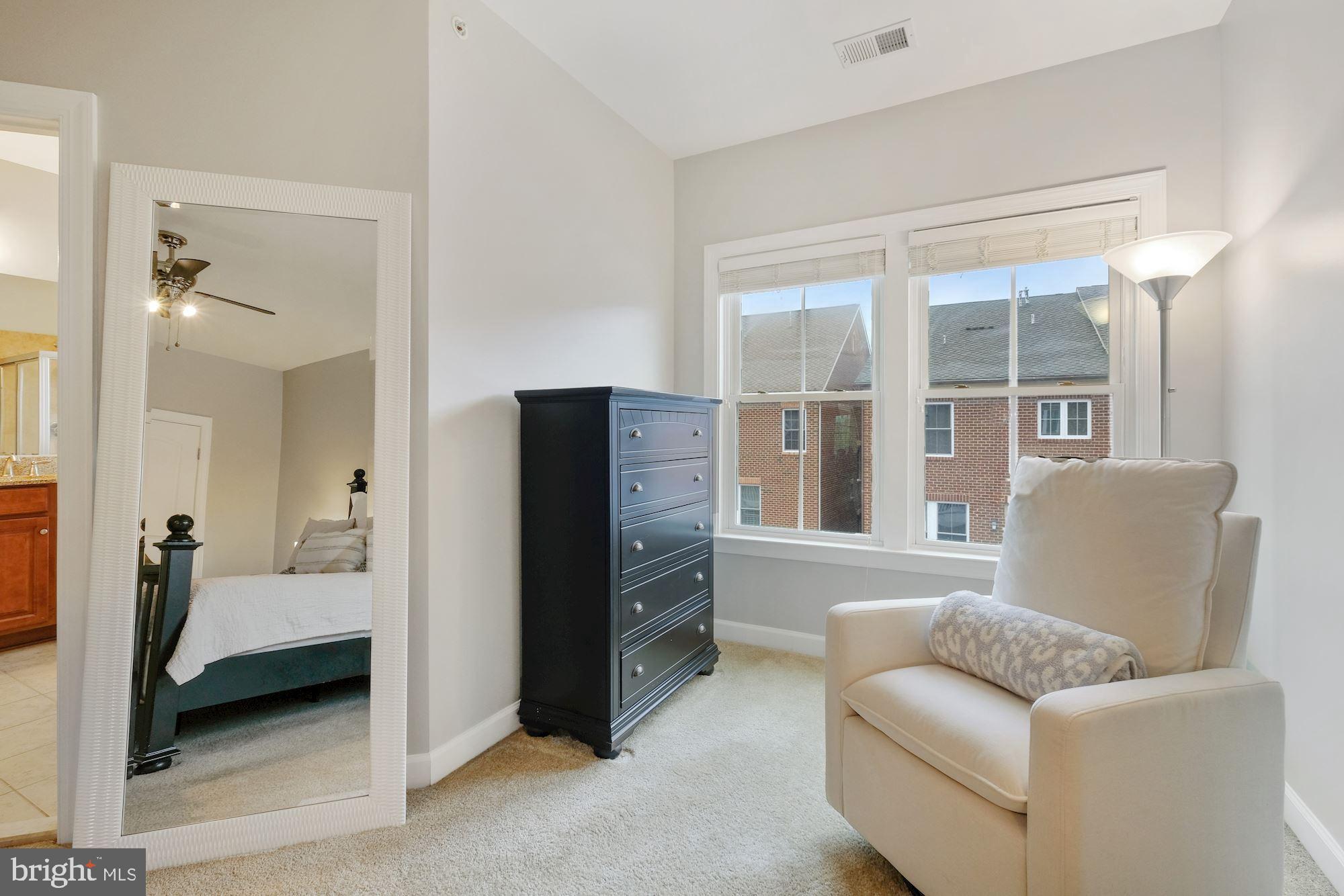 534 Rudbeckia Place Gaithersburg, MD 20878 - Photo 15 of 34 Primary Bedroom Sitting Area