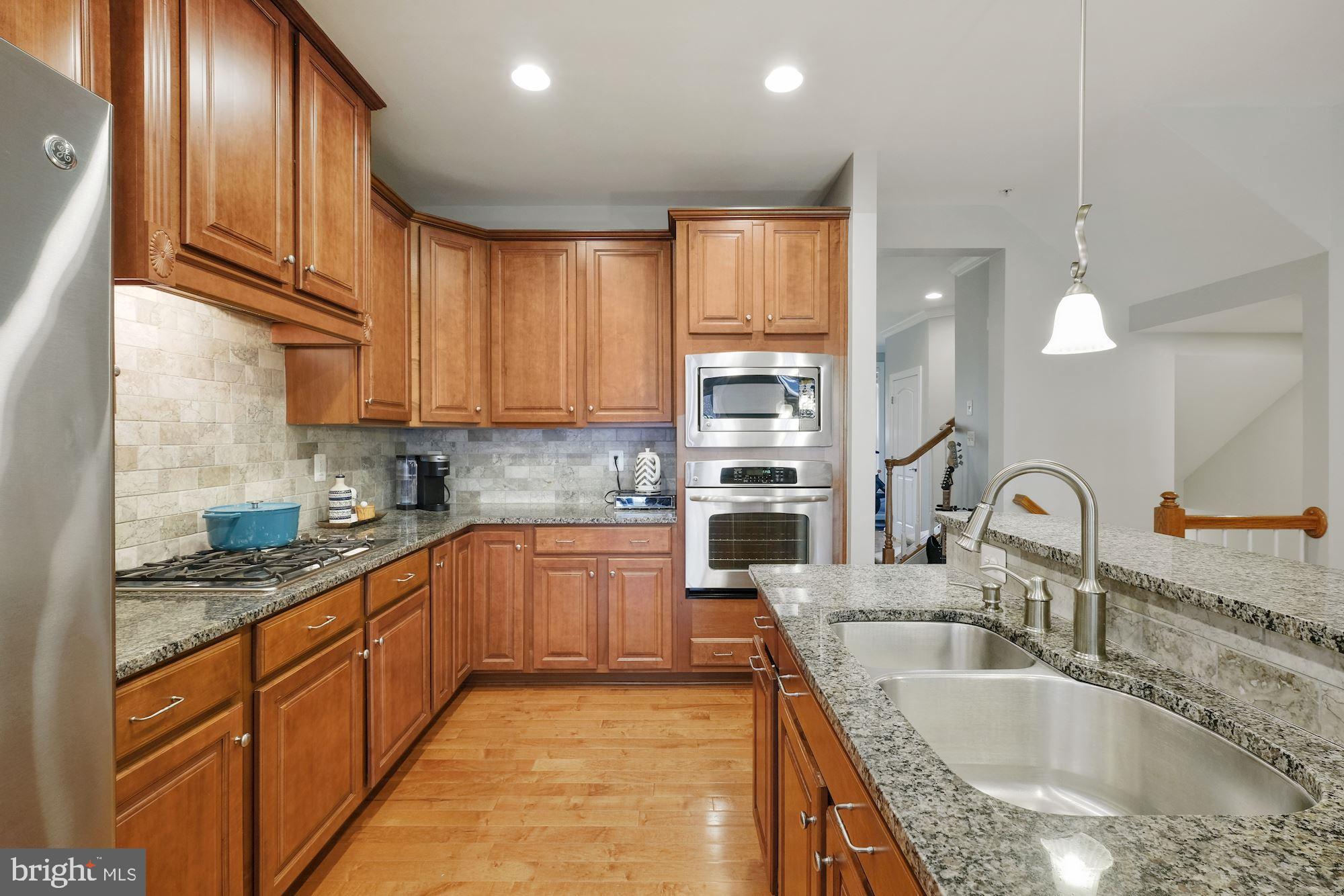 534 Rudbeckia Place Gaithersburg, MD 20878 - Photo 5 of 34 Main Level - Kitchen