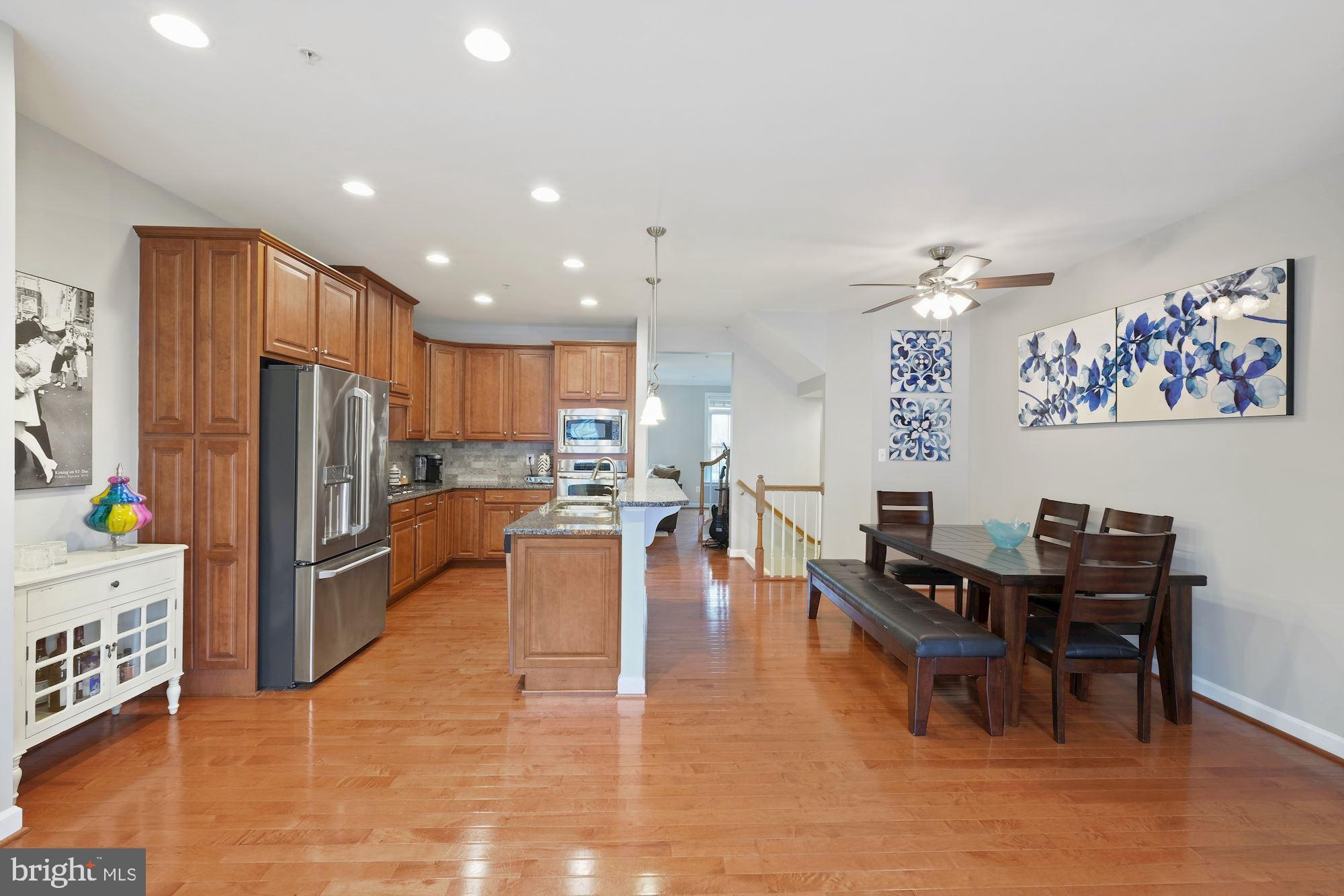 534 Rudbeckia Place Gaithersburg, MD 20878 - Photo 9 of 34 Kitchen Dining