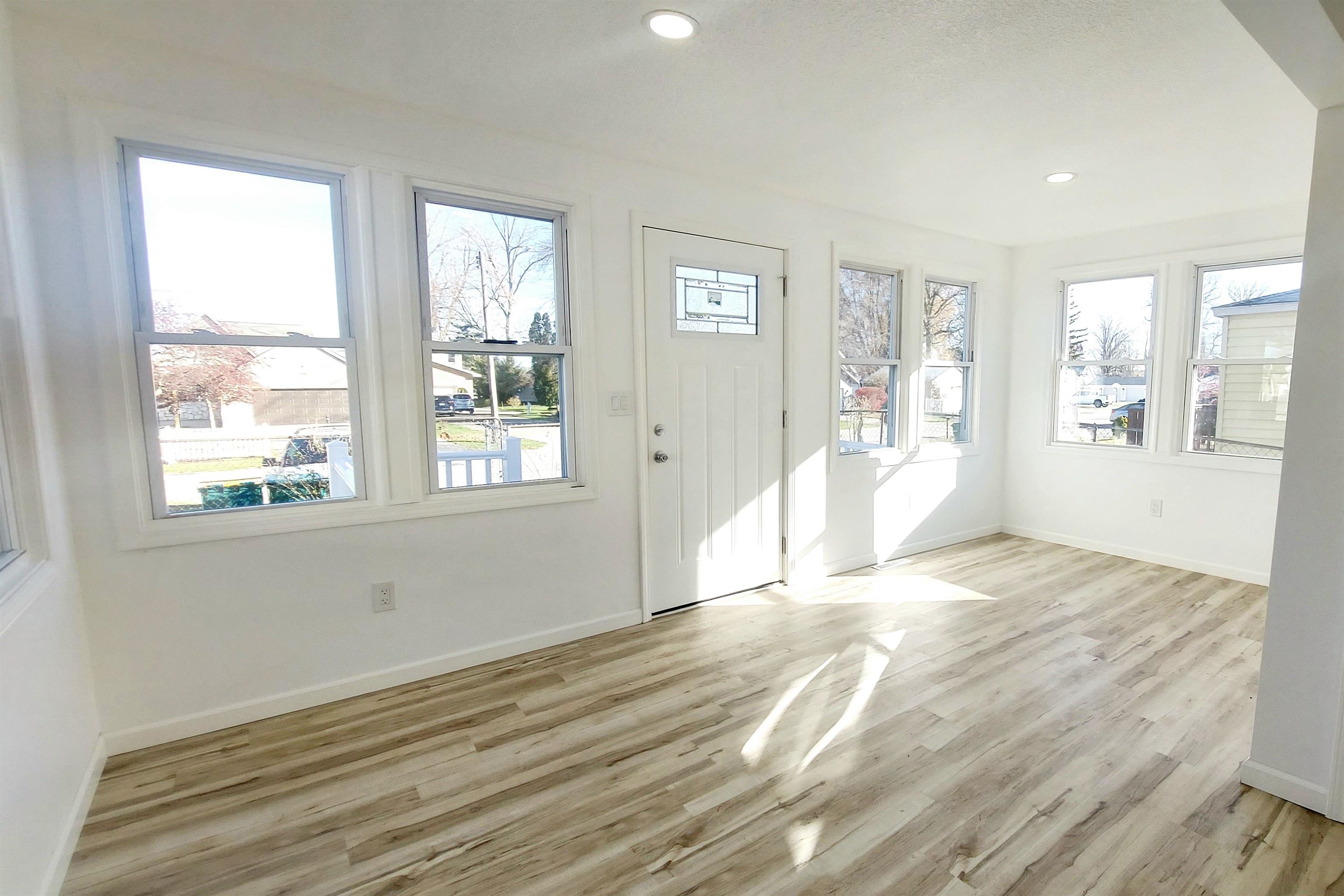 722 Bay Road Bay City, MI 48706 - Photo 9 of 21