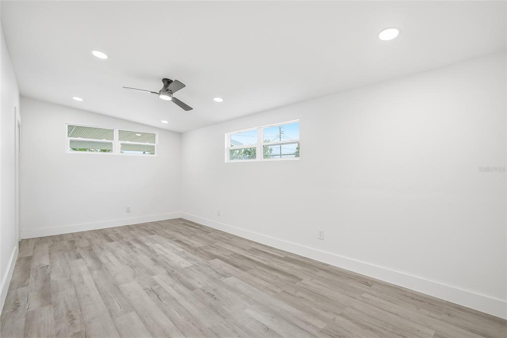 529 Firefly Lane Apollo Beach, FL 33572 - Photo 12 of 34