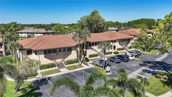 $1,900 | 5205 Lake Village Drive, Unit 16, Sarasota, FL 34235