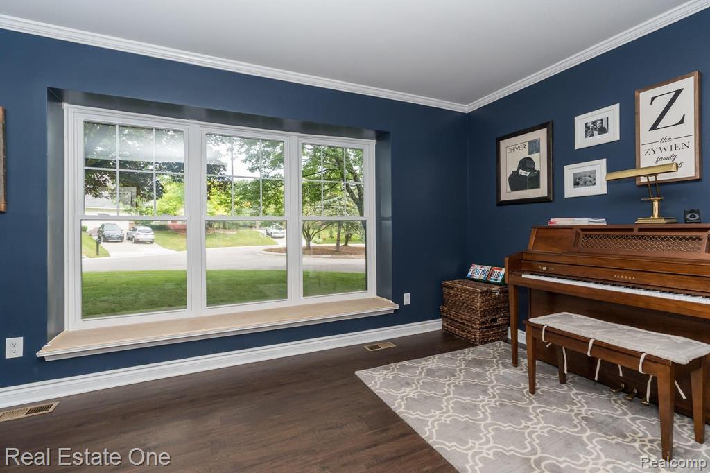 1935 Clear Point Court Rochester Hills, MI 48306 - Photo 15 of 24