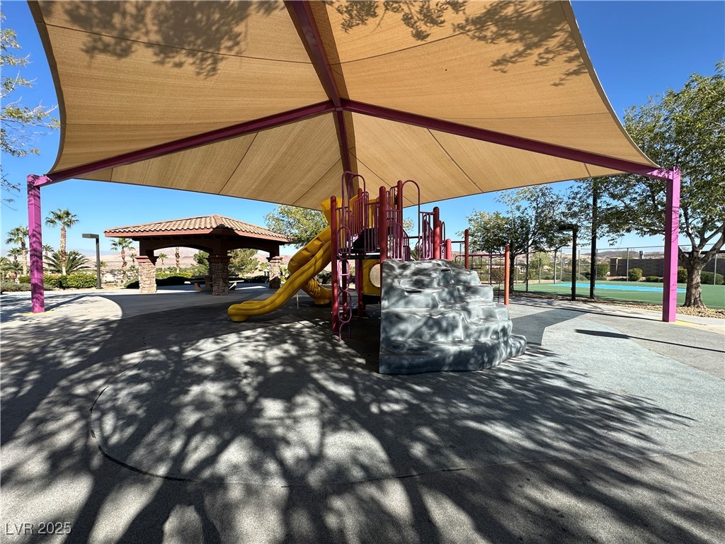 856 Via Serenelia Henderson, NV 89011 - Photo 32 of 33