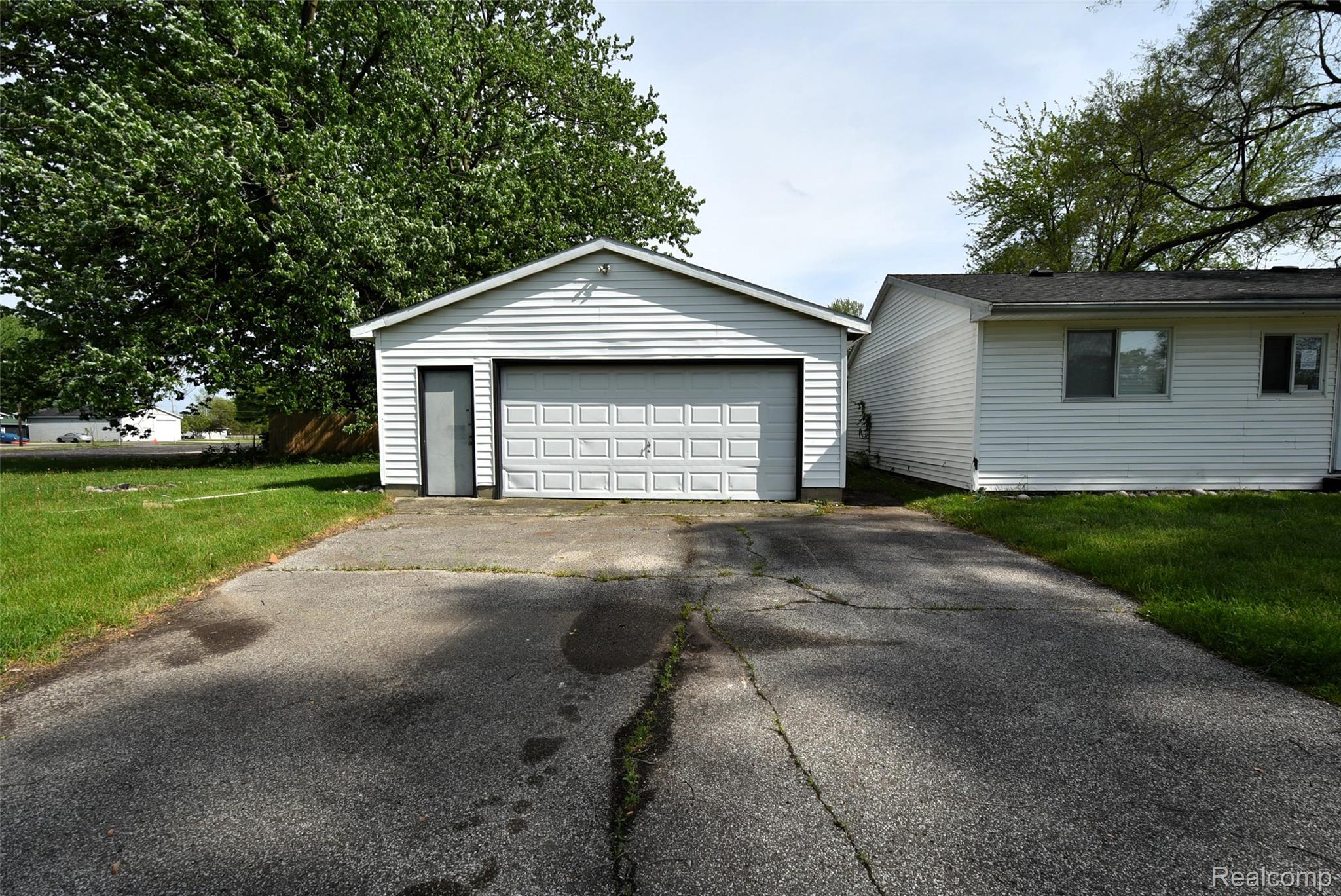 580 Sherman Road Saginaw, MI 48604 - Photo 23 of 24 DSC_9967.JPG