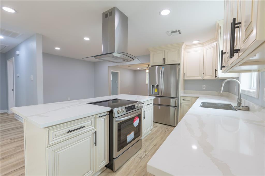 211 9th Street Gretna, LA 70053 - Photo 2 of 18