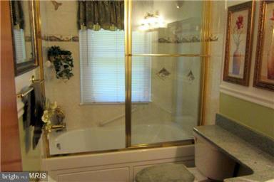 9605 Temple Hill Road Clinton, MD 20735 - Photo 7 of 15 Bath Full