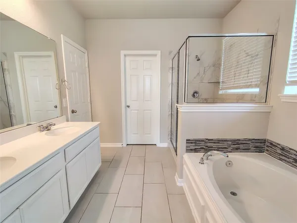 $2,200 | 9822 Willow Crown Lane, Richmond, TX 77406