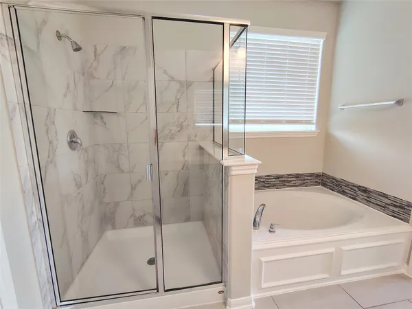 $2,200 | 9822 Willow Crown Lane, Richmond, TX 77406