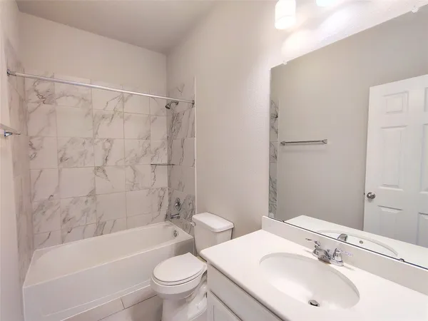 $2,200 | 9822 Willow Crown Lane, Richmond, TX 77406