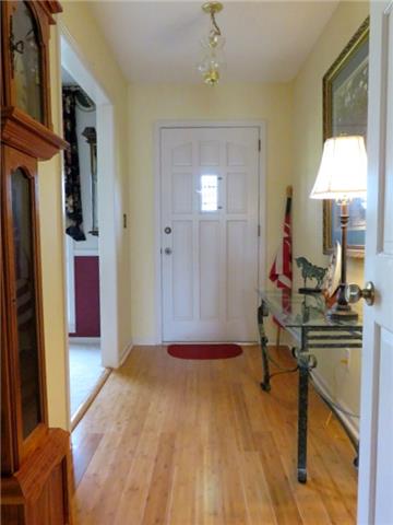 200 12 Oaks Road Tullahoma, TN 37388 - Photo 3 of 19 Foyer with new bamboo flooring and unique door